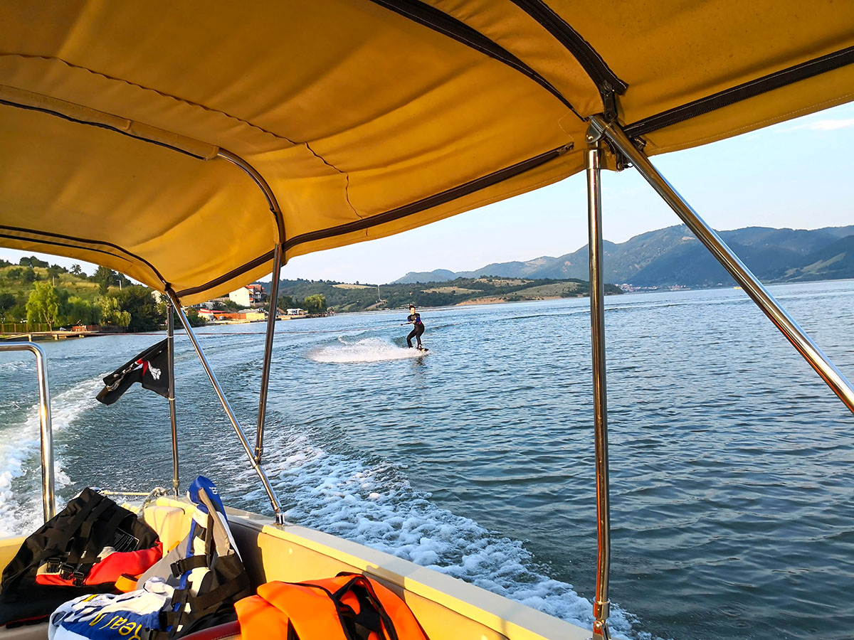Lecții de ski nautic pentru începatori/avansați pe Dunăre