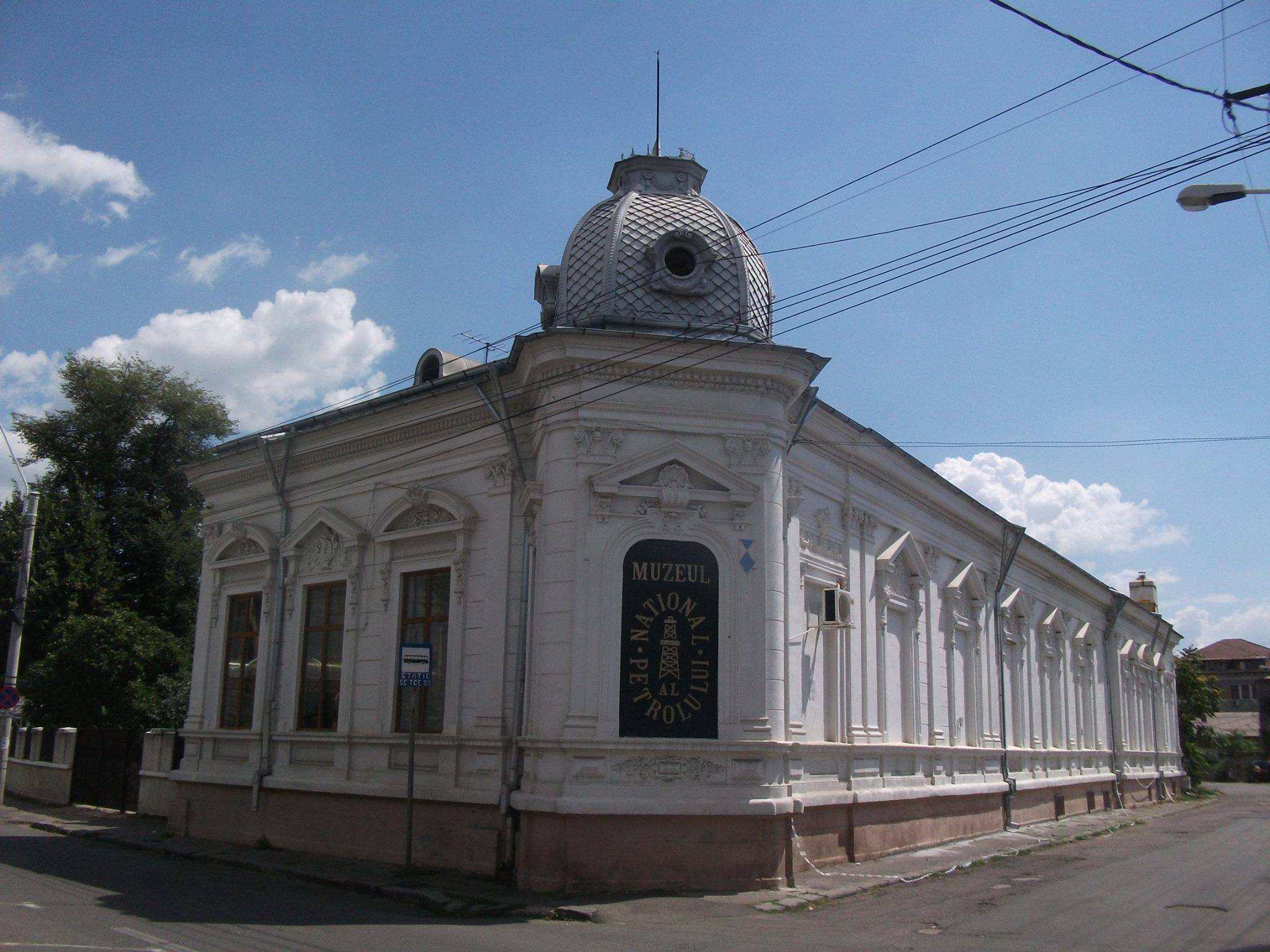 Muzeul Petrolului - Muzeul Judetean de Stiintele Naturii Prahova