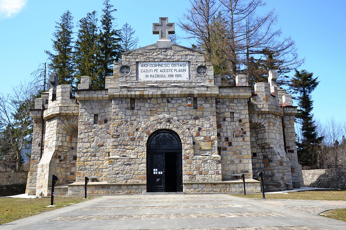 Mausoleul Eroilor din Soveja