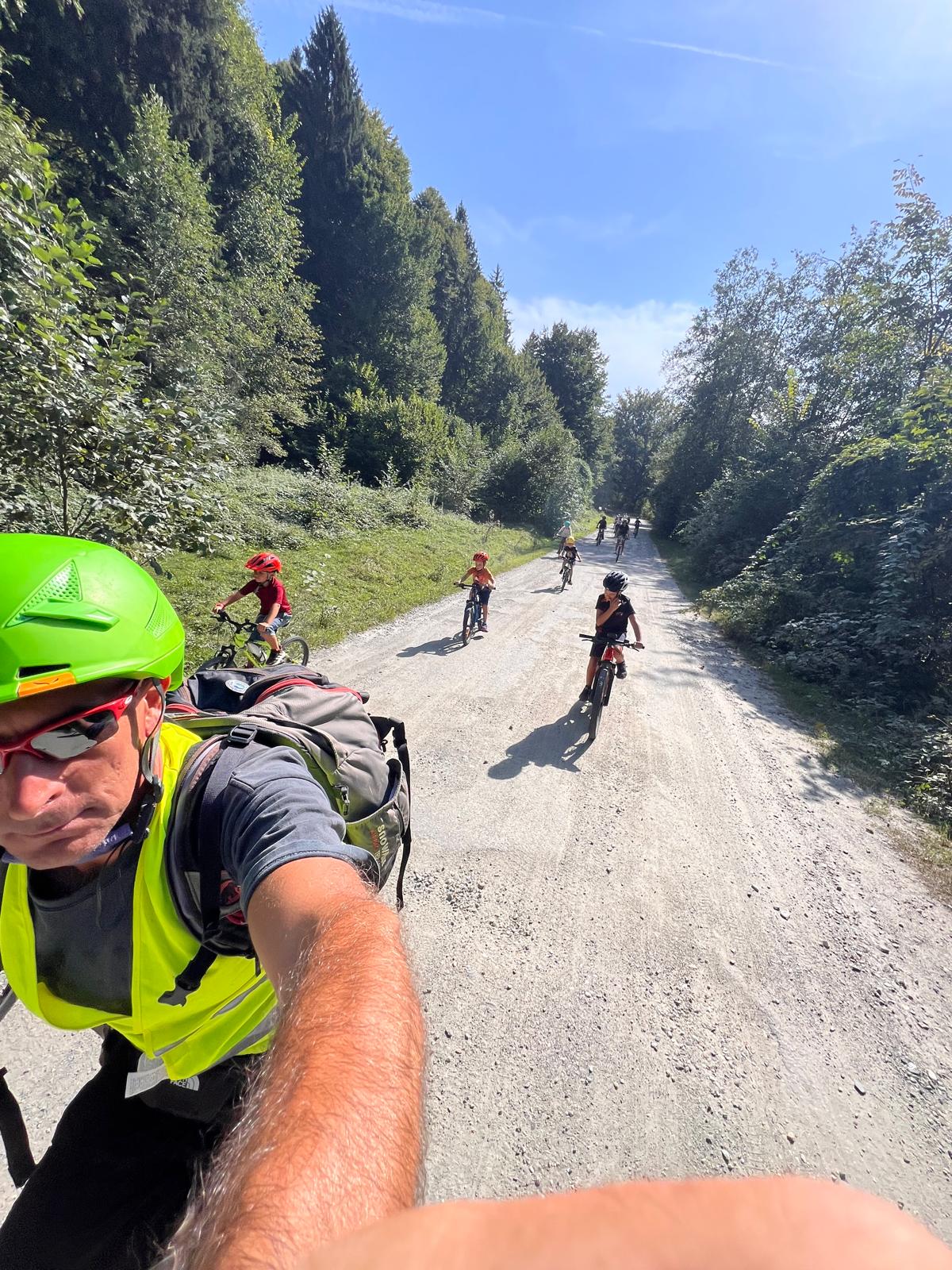 Aventura de dupa pranz pe E-bike prin padurile din Marginime.