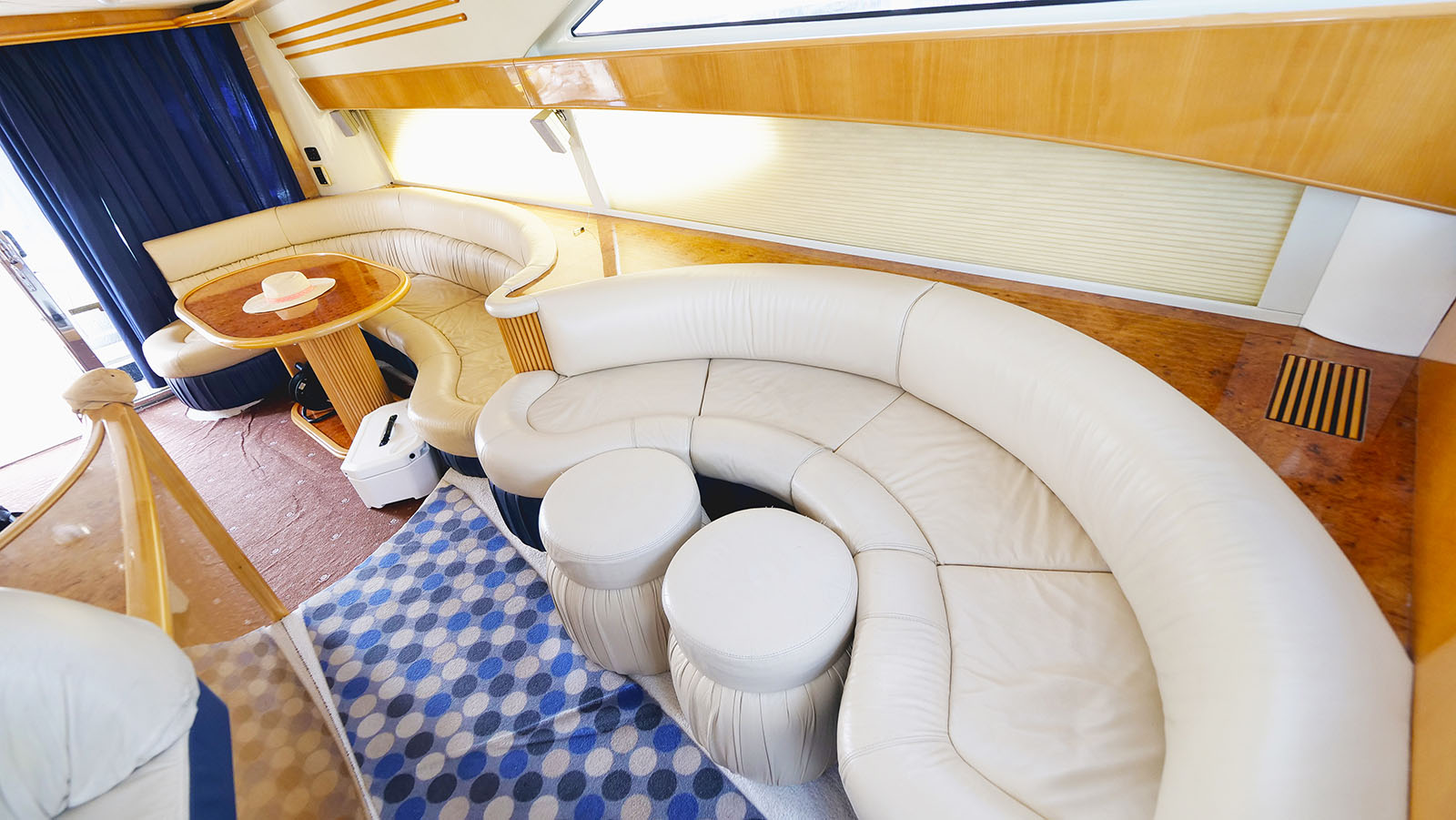 Experiențe unice pe yacht