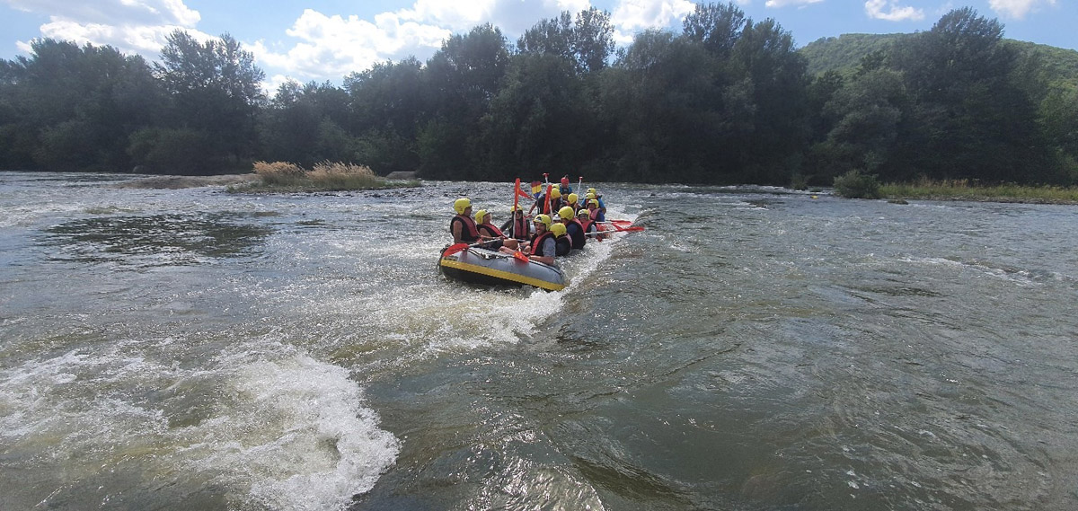 Teambuilding cu rafting