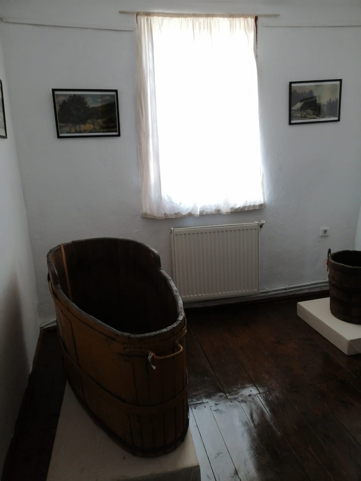 Muzeul de Etnografie si Folclor - Pucioasa