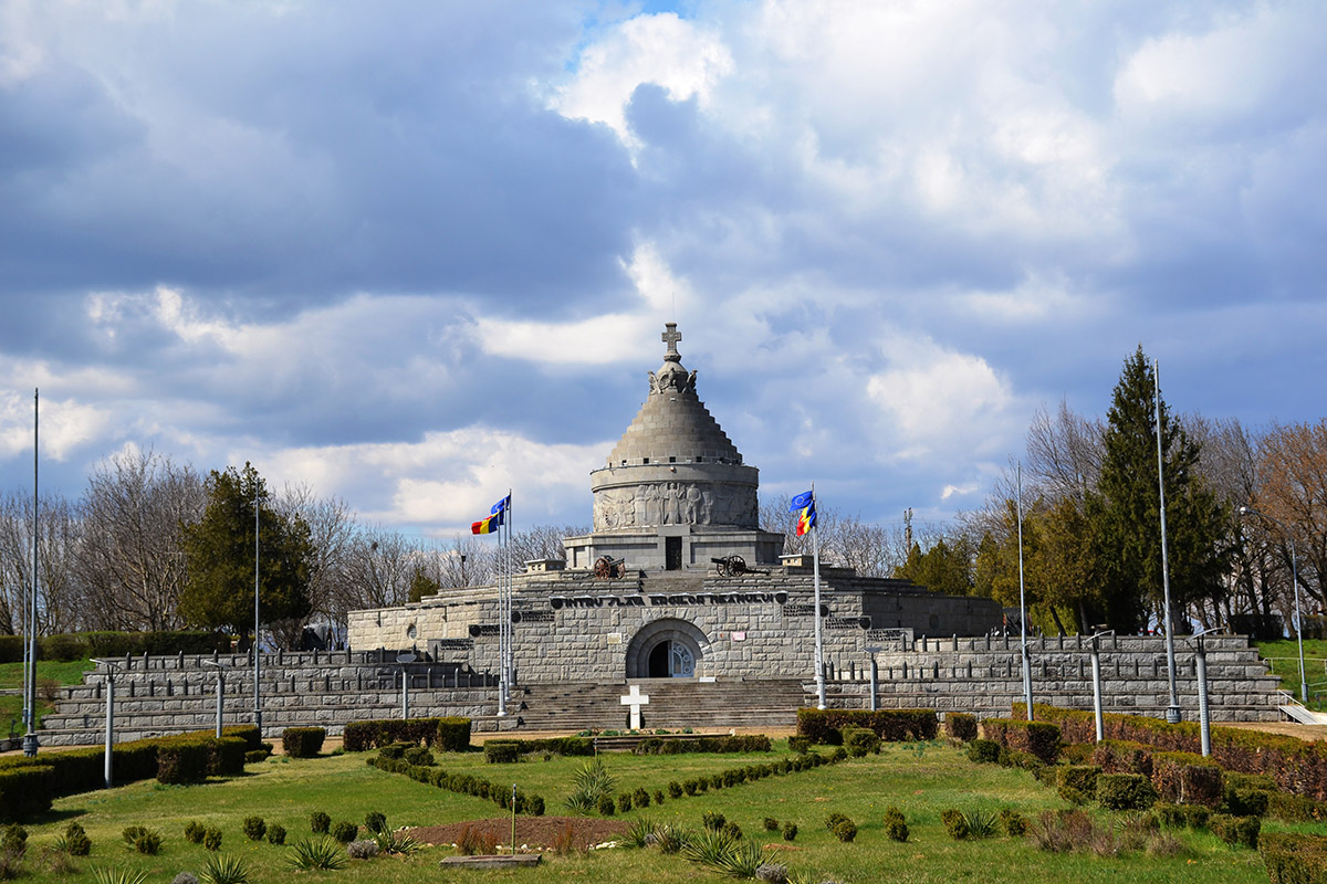 Muzeul si Mausoleul Eroilor de la Marasesti