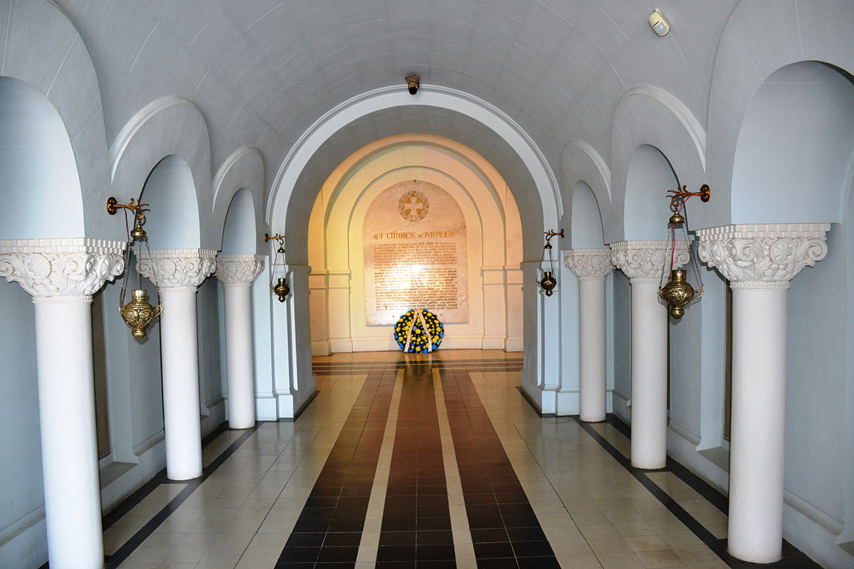 Muzeul si Mausoleul Eroilor de la Marasesti