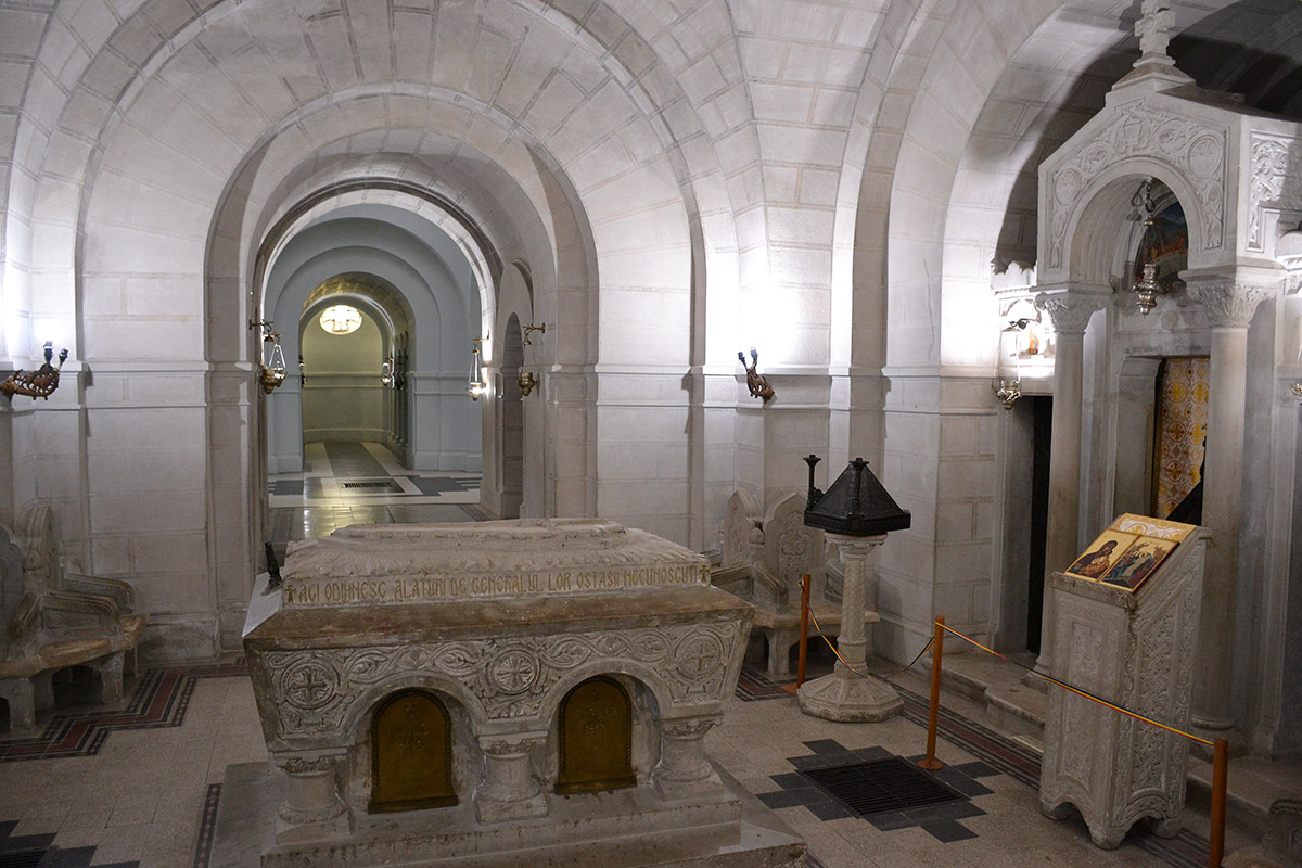 Muzeul si Mausoleul Eroilor de la Marasesti