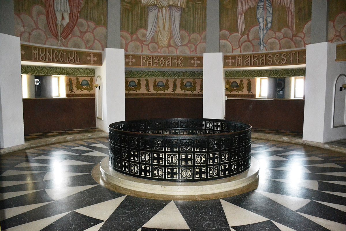 Muzeul si Mausoleul Eroilor de la Marasesti
