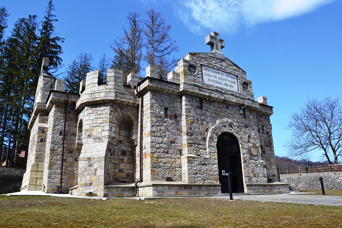 Mausoleul Eroilor din Soveja