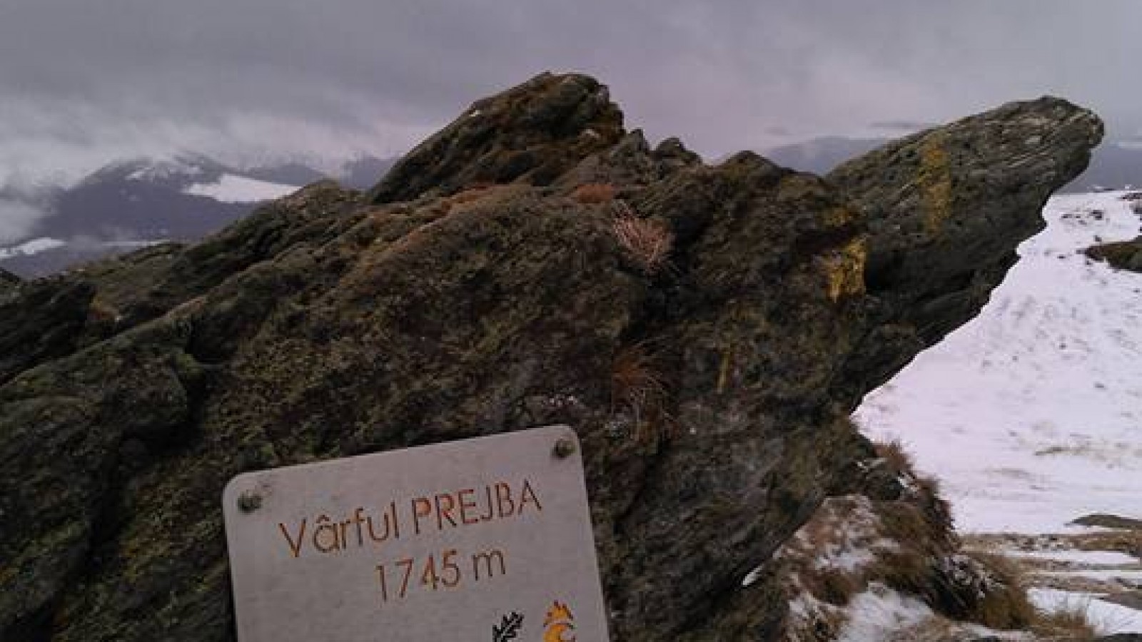 Drumetie in Muntii Lotrului Cabana si Varful Prejba