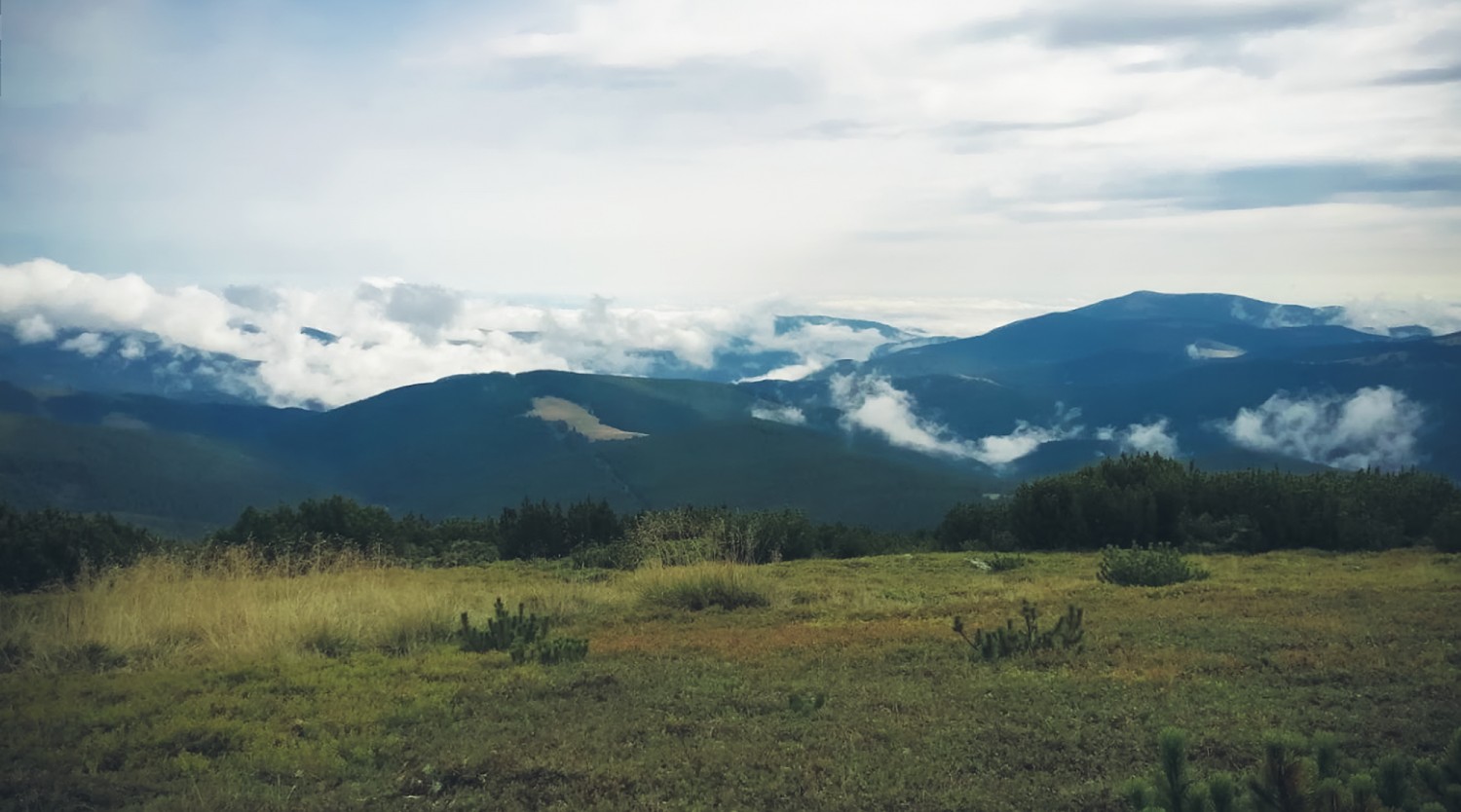 Drumetie in Muntii Lotrului - Varful Negovanu Mare