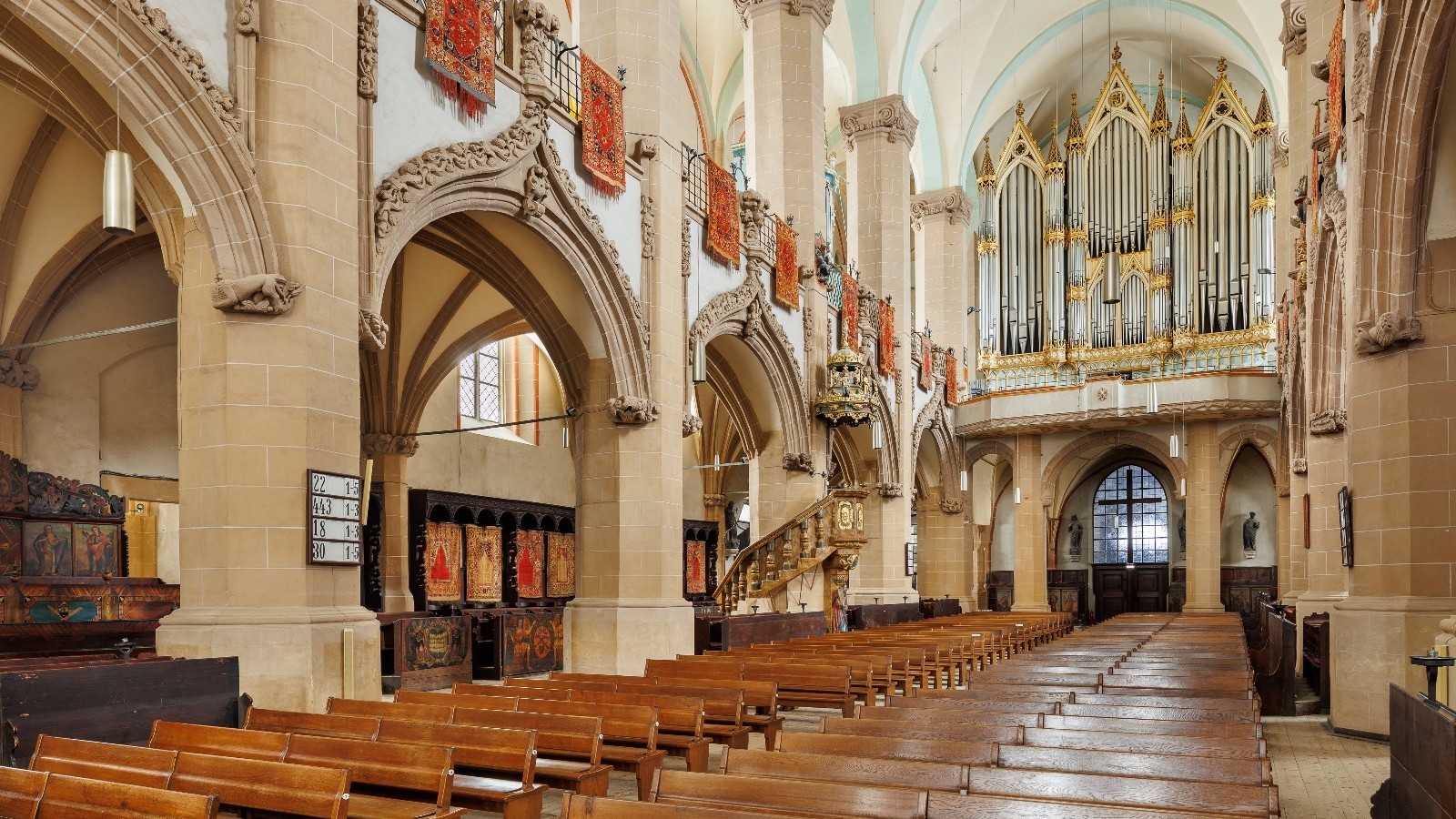 „Catedralele sunetului” la Biserica Neagră