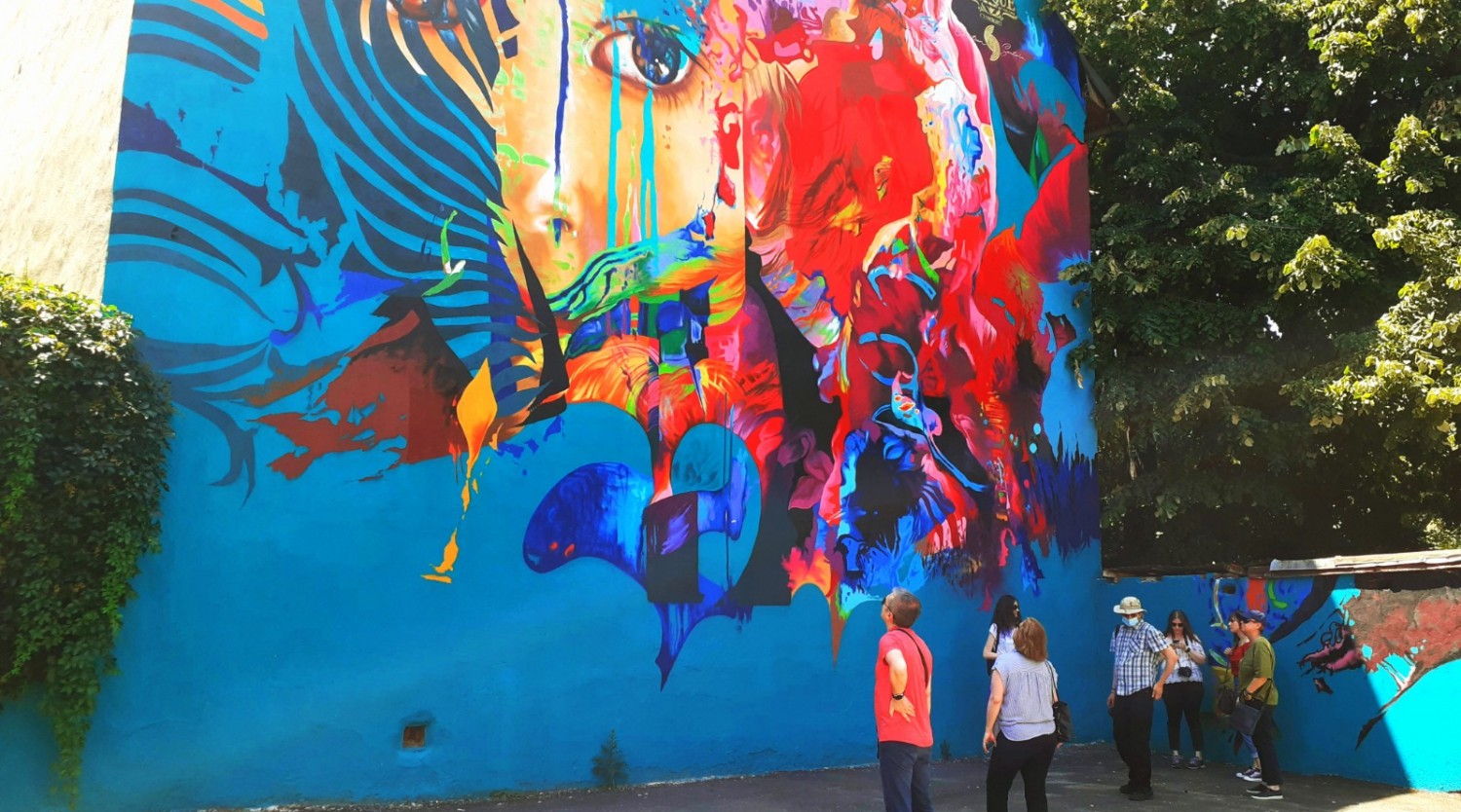 Povești pe ziduri – tur de artă stradală și cultură urbană în București