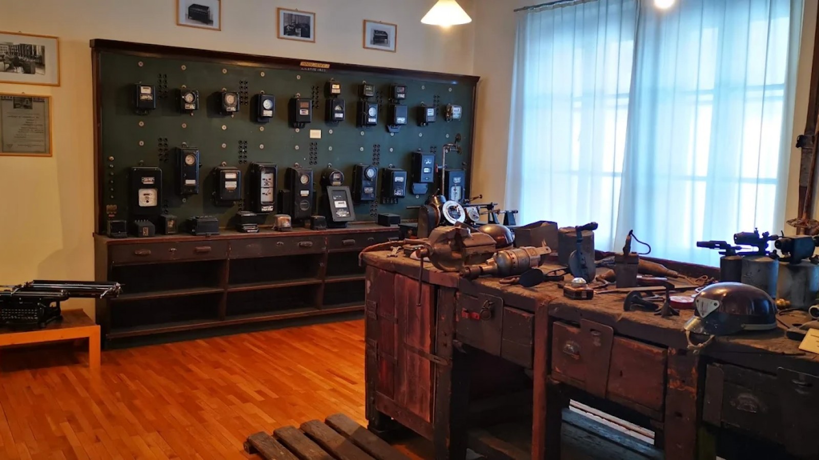 Drumetie in Muntii Lotrului. ''Anul Luminii'' in Comuna Sadu