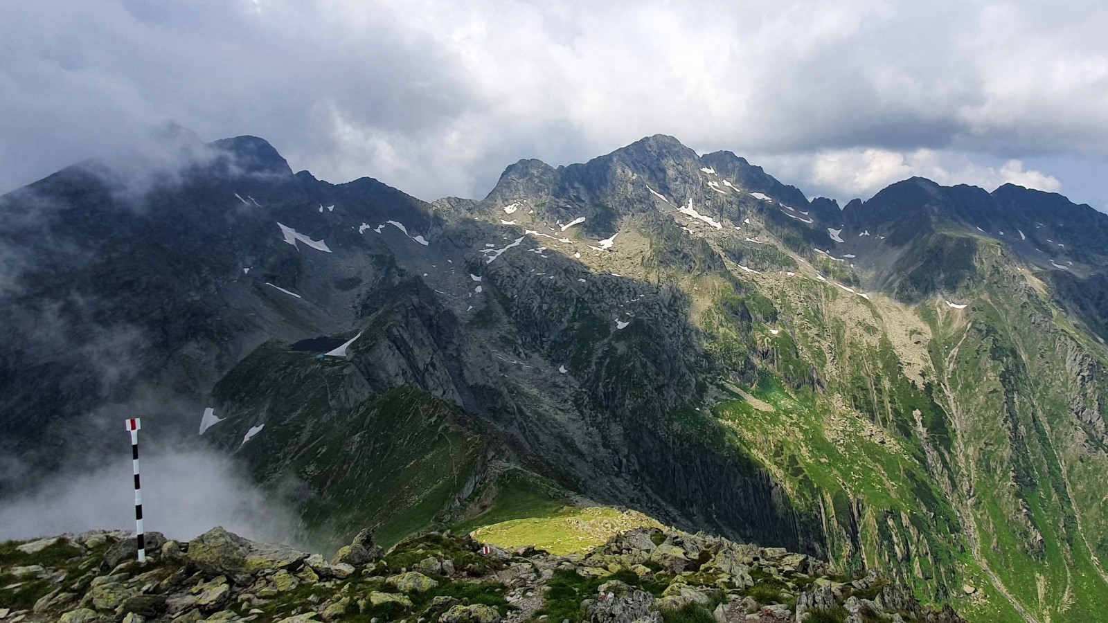 VÂRFUL LĂIȚEL – PE CREASTA FĂGĂRAȘULUI