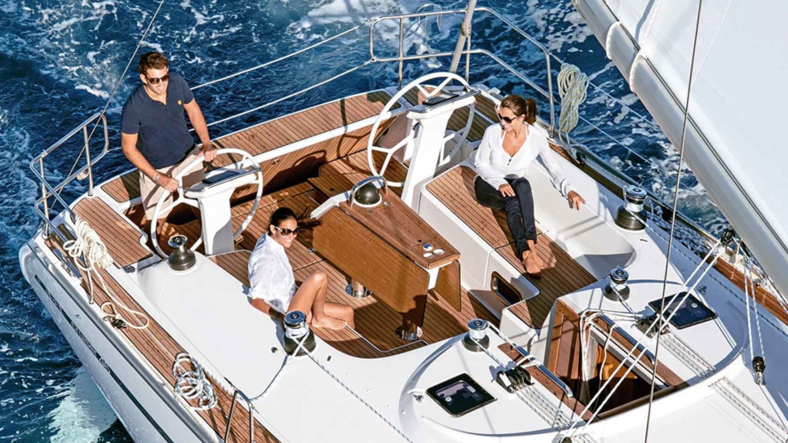Descoperiți Sailingul – o zi de relaxare la bordul yacht-ului Bavaria