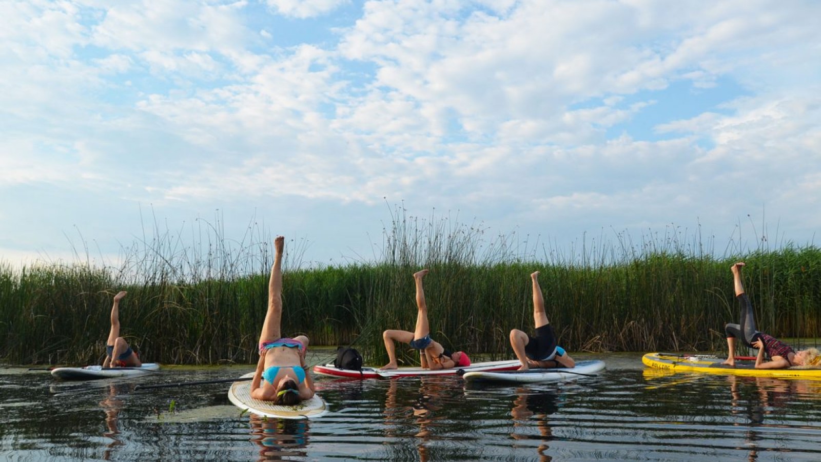 Explorează natura practicând Stand Up Paddle în Comana