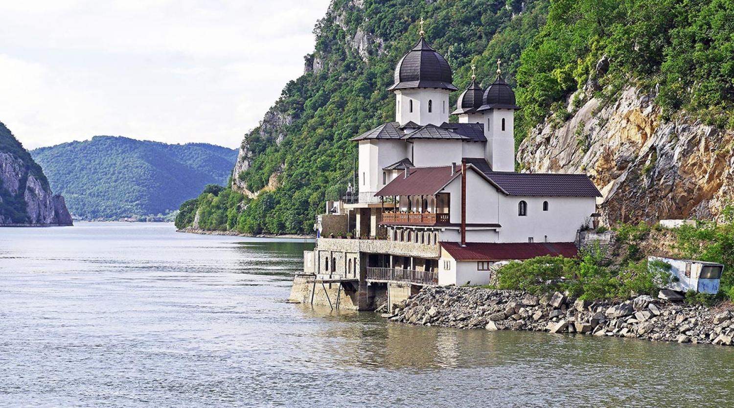 Plimbare cu barca pe Dunăre cu oprire pentru înot