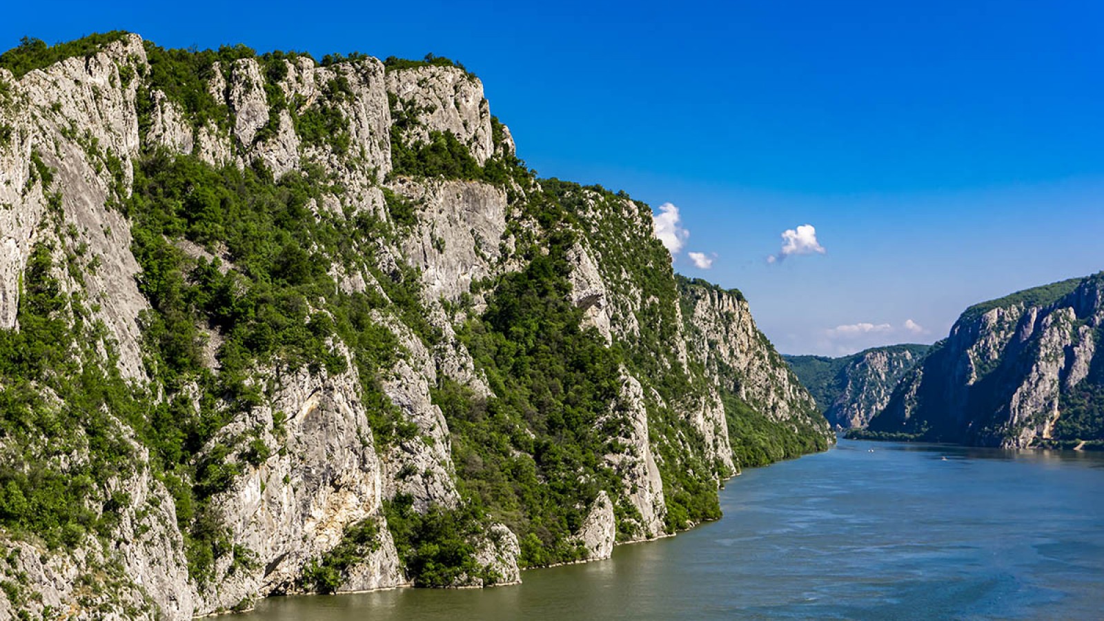 Plimbare cu gogoșarul pe Dunăre